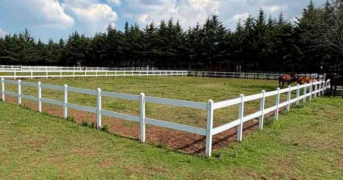 corral para caballos dos barandas madera plastica - ideaverde.com.mx